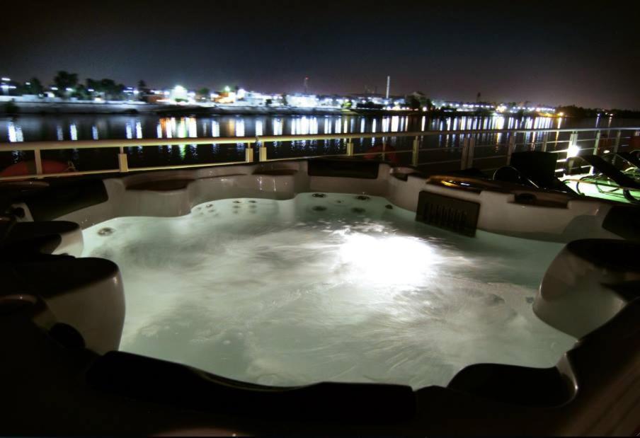 Le Fayan Nile Cruise - Every Thursday From Luxor For 04 & 07 Nights - Every Monday From Aswan For 03 & 07 Nights エクステリア 写真